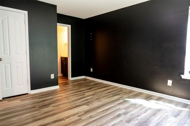 9702 Pond Vista Court, Charlotte, NC 28216