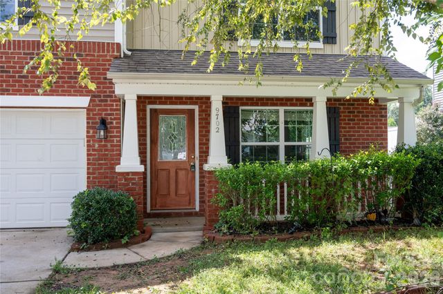 9702 Pond Vista Court, Charlotte, NC 28216