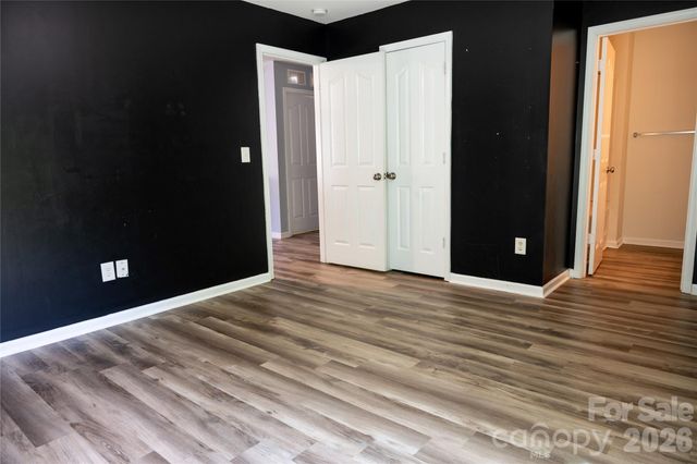 9702 Pond Vista Court, Charlotte, NC 28216