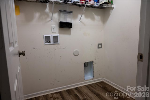 9702 Pond Vista Court, Charlotte, NC 28216