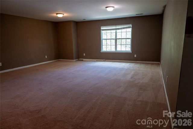 9702 Pond Vista Court, Charlotte, NC 28216