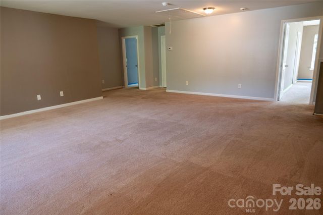 9702 Pond Vista Court, Charlotte, NC 28216