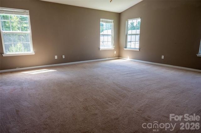 9702 Pond Vista Court, Charlotte, NC 28216
