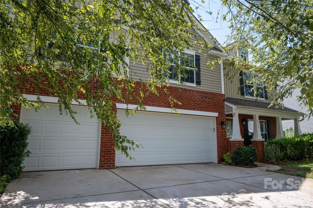 9702 Pond Vista Court, Charlotte, NC 28216