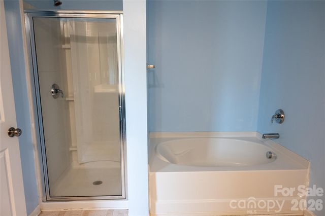 9702 Pond Vista Court, Charlotte, NC 28216