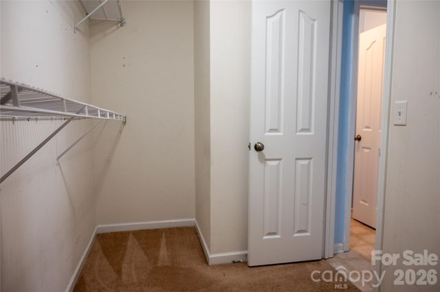 9702 Pond Vista Court, Charlotte, NC 28216