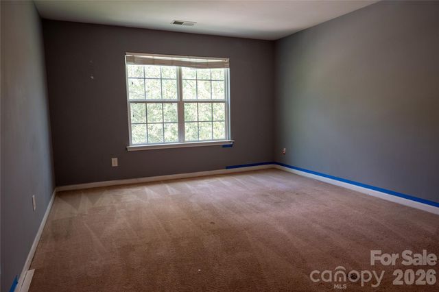 9702 Pond Vista Court, Charlotte, NC 28216