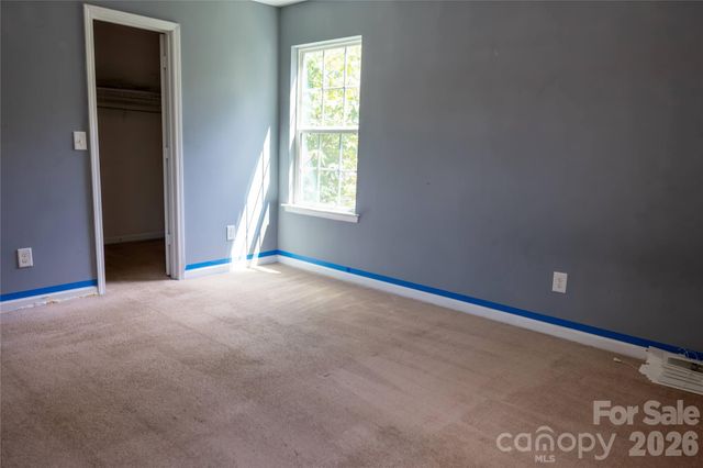 9702 Pond Vista Court, Charlotte, NC 28216