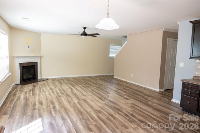 9702 Pond Vista Court, Charlotte, NC 28216