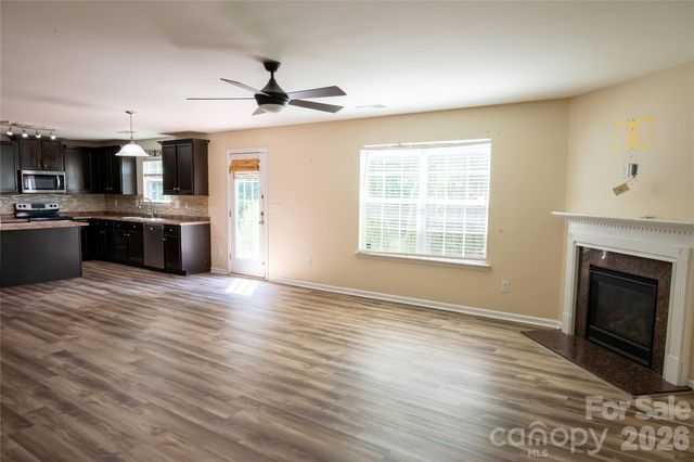 9702 Pond Vista Court, Charlotte, NC 28216