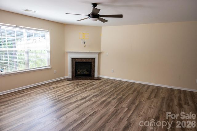 9702 Pond Vista Court, Charlotte, NC 28216