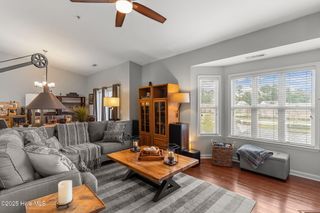 213 Fullford Lane Unit 202, Wilmington, NC 28412