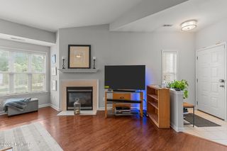 213 Fullford Lane Unit 202, Wilmington, NC 28412