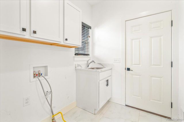 8319 Beatrice, Westland, MI 48185