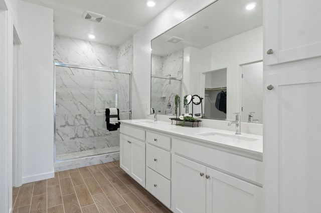 868 Traverse Drive S, Madera, CA 93636