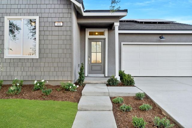 868 Traverse Drive S, Madera, CA 93636