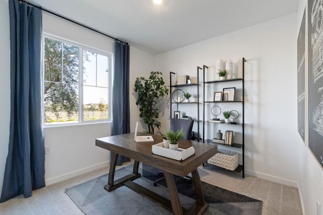 868 Traverse Drive S, Madera, CA 93636