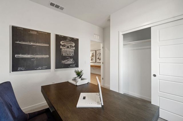 868 Traverse Drive S, Madera, CA 93636