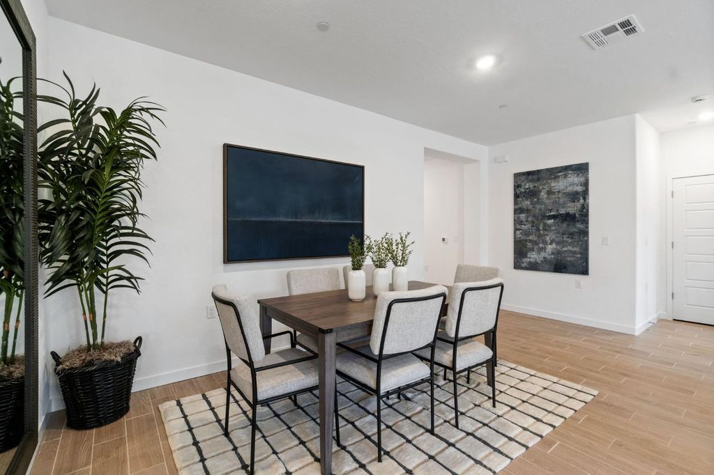 Image 14 of property listing at 868 Traverse Drive S, Madera, CA 93636