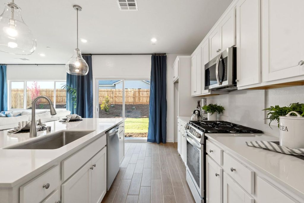 Image 23 of property listing at 868 Traverse Drive S, Madera, CA 93636