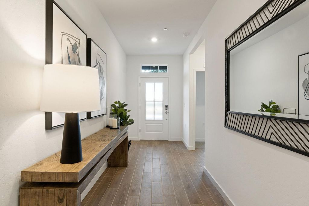 Image 5 of property listing at 868 Traverse Drive S, Madera, CA 93636