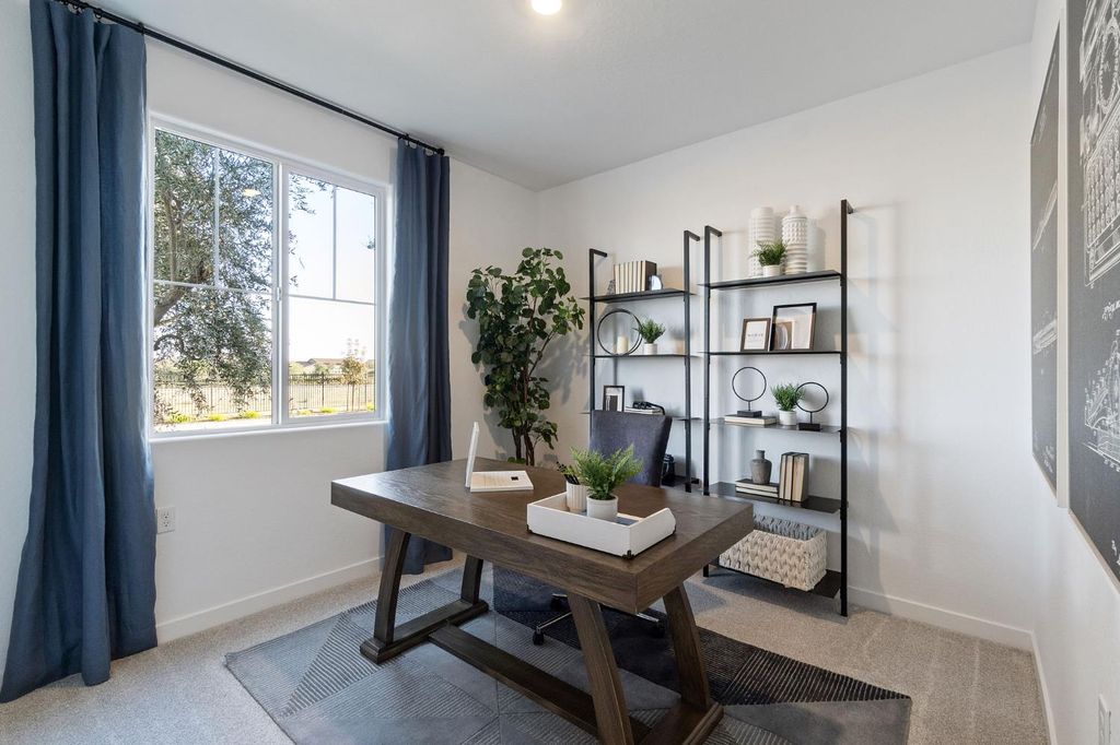 Image 6 of property listing at 868 Traverse Drive S, Madera, CA 93636