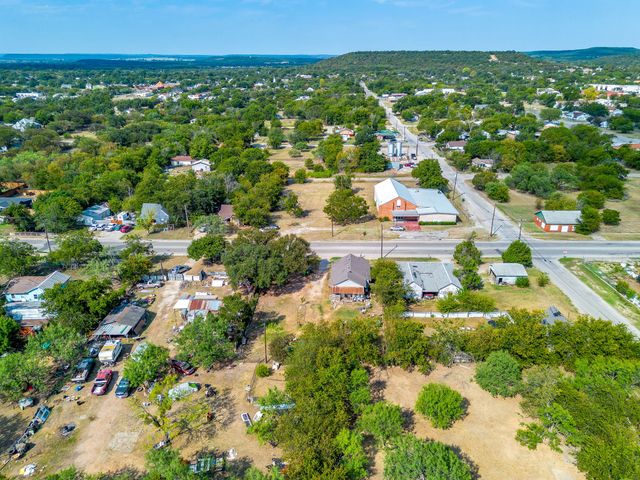 905 6th Avenue SE, Mineral Wells, TX 76067