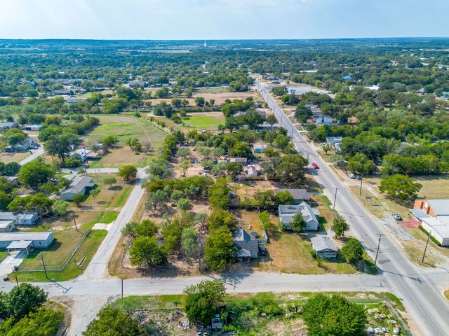 905 6th Avenue SE, Mineral Wells, TX 76067