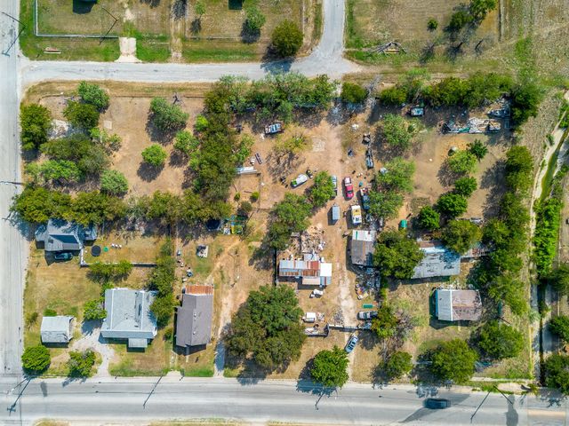 905 6th Avenue SE, Mineral Wells, TX 76067