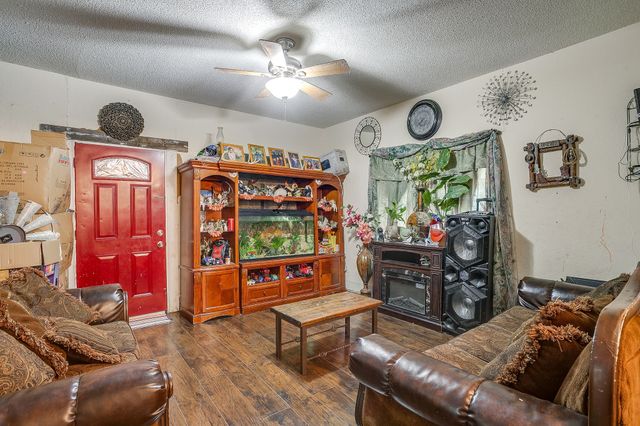 905 6th Avenue SE, Mineral Wells, TX 76067
