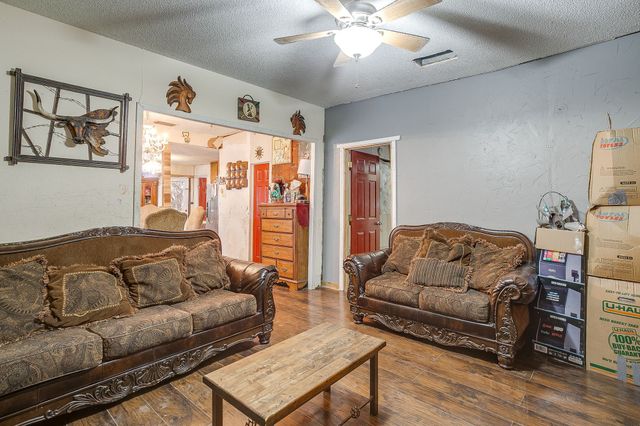 905 6th Avenue SE, Mineral Wells, TX 76067