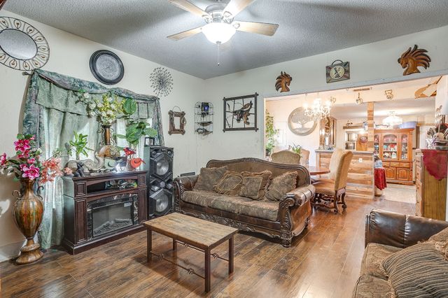 905 6th Avenue SE, Mineral Wells, TX 76067