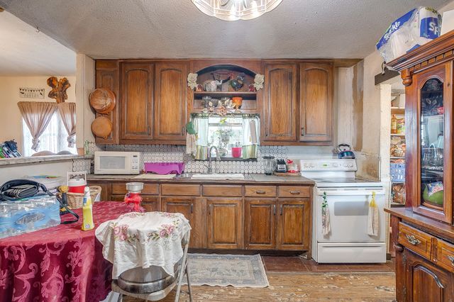 905 6th Avenue SE, Mineral Wells, TX 76067