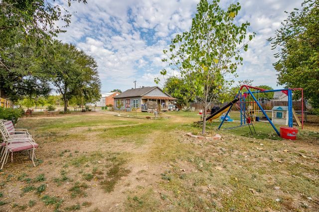 905 6th Avenue SE, Mineral Wells, TX 76067