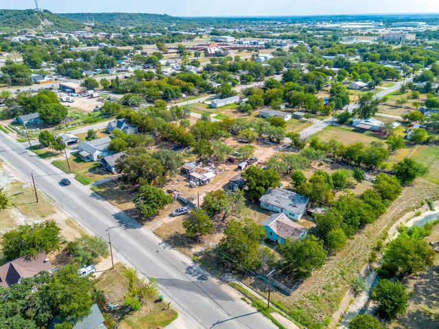 905 6th Avenue SE, Mineral Wells, TX 76067