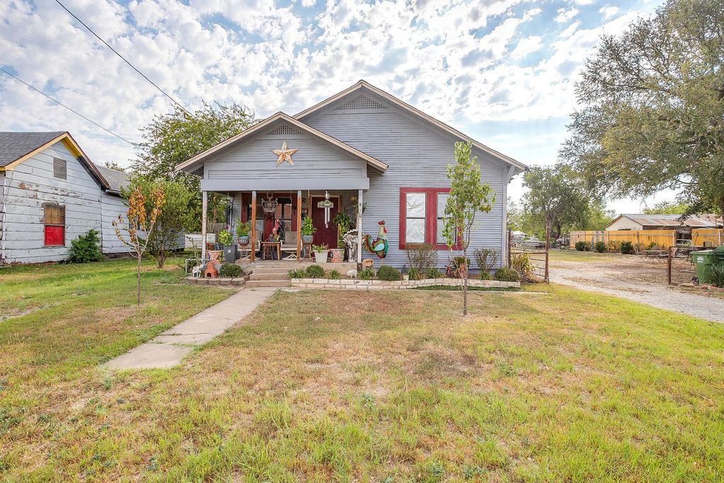 905 6th Avenue SE, Mineral Wells, TX 76067