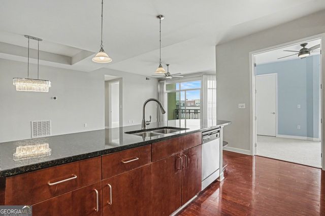 711 Cosmopolitan Drive NE 613, Atlanta, GA 30324