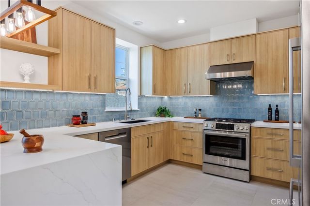 2420 Ives Lane B, Redondo Beach, CA 90278