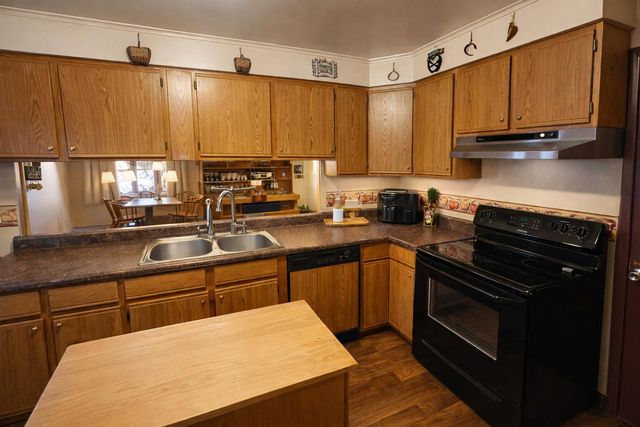 17 Hammond Street, Dannemora, NY 12929