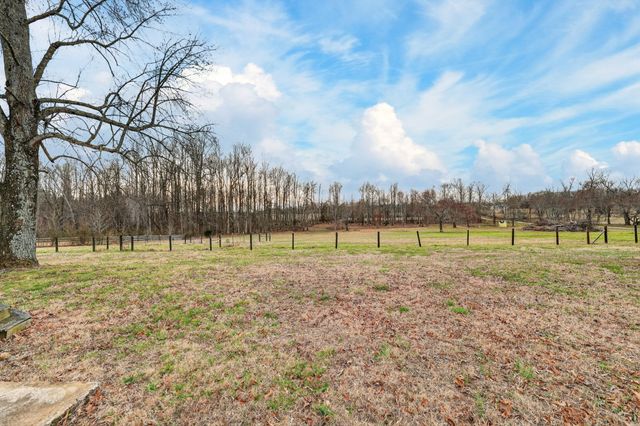 176 Old Quick Rd, Fayetteville, TN 37334