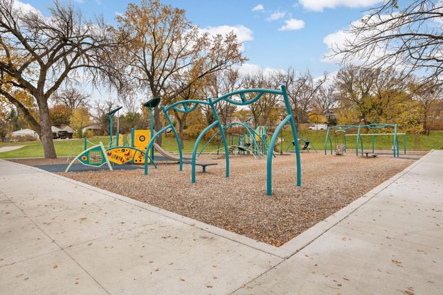 4032 Columbus Avenue, Minneapolis, MN 55407