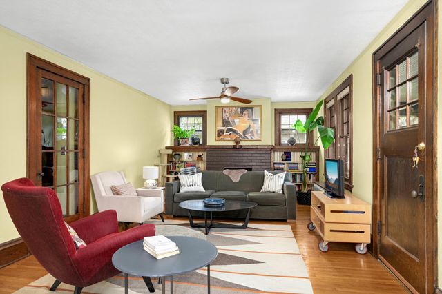 4032 Columbus Avenue, Minneapolis, MN 55407