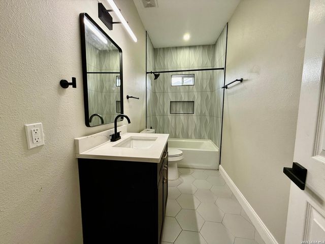 113 Thelka, San Antonio, TX 78214