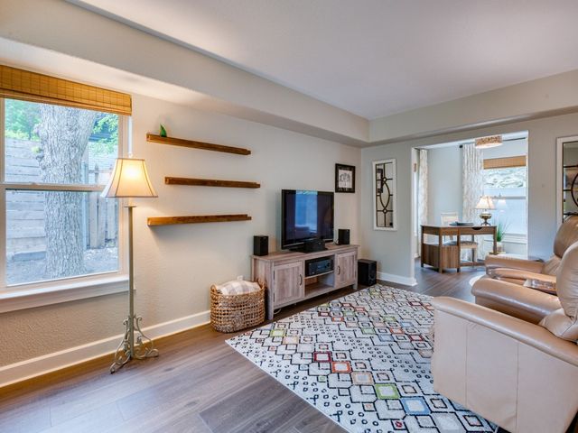 3215 Kiest Forest Drive, Dallas, TX 75233