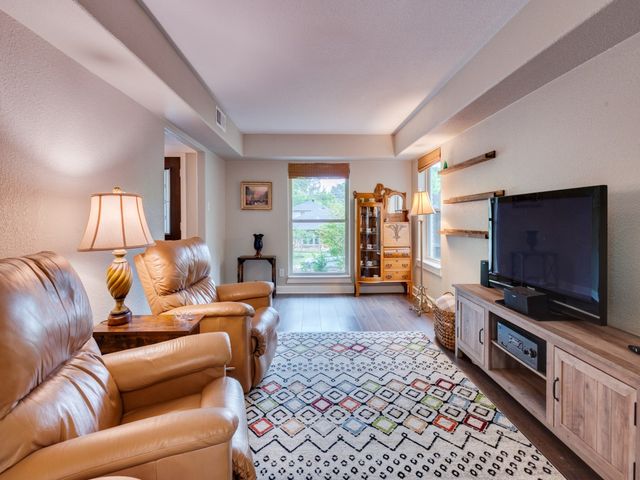 3215 Kiest Forest Drive, Dallas, TX 75233