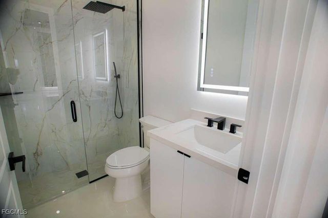 2000 SW 31st TER, Cape Coral, FL 33914