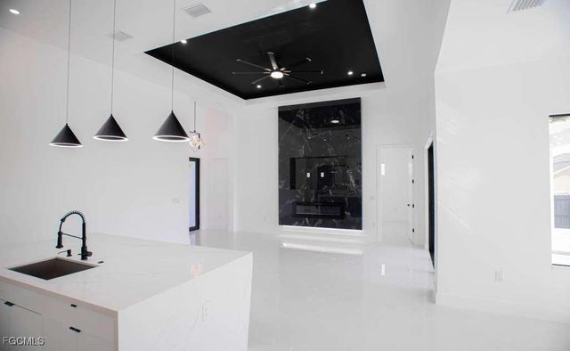 2000 SW 31st TER, Cape Coral, FL 33914