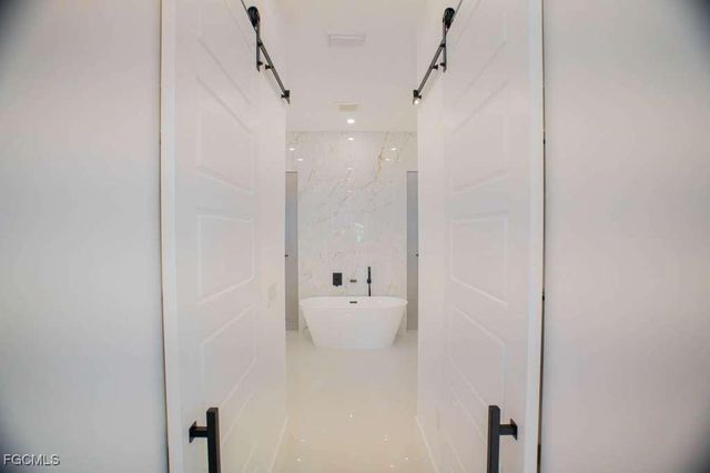 2000 SW 31st TER, Cape Coral, FL 33914