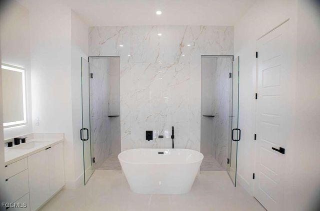 2000 SW 31st TER, Cape Coral, FL 33914