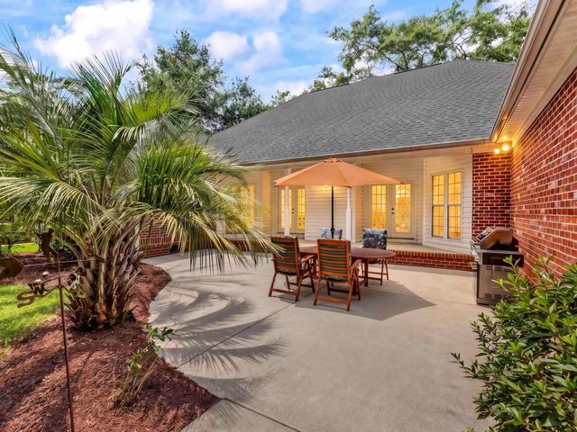 60 Highwood Circle, Murrells Inlet, SC 29576